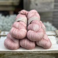 Pendle 4ply in Rambling Rose (dyelot 100225) - 100% superwash merino