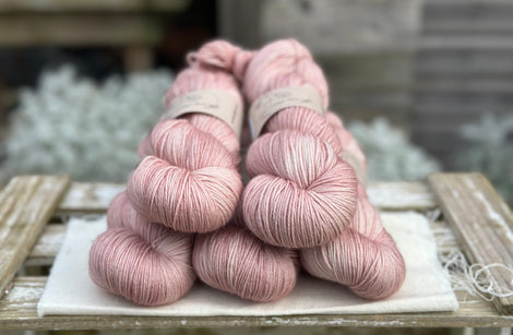 Pendle 4ply in Rambling Rose (dyelot 100225) - 100% superwash merino