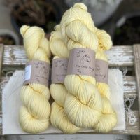 Pendle 4ply in Daffodil (dyelot 100225) - 100% superwash merino