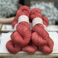 Titus 4ply in Red Kite (Dyelot 070225)