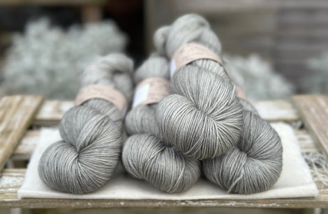 Pendle 4ply in Steel (dyelot 100225) - 100% superwash merino