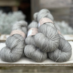 Pendle 4ply in Steel (dyelot 100225) - 100% superwash merino