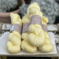 Pendle 4ply in Daffodil (dyelot 100225) - 100% superwash merino