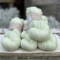 Pendle 4ply in Green Tea (dyelot 100225) - 100% superwash merino