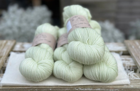 Pendle 4ply in Green Tea (dyelot 100225) - 100% superwash merino