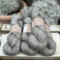 Pendle 4ply in Steel (dyelot 100225) - 100% superwash merino