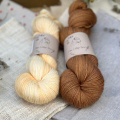 Hayton 4ply skein pair - Dahlia and Twig