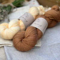 Hayton 4ply skein pair - Dahlia and Twig