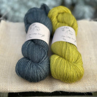 Tempo 4ply skein pair - Ink and Hazel